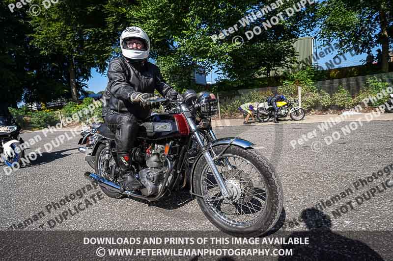 Vintage motorcycle club;eventdigitalimages;mallory park;mallory park trackday photographs;no limits trackdays;peter wileman photography;trackday digital images;trackday photos;vmcc festival 1000 bikes photographs